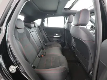 MERCEDES-BENZ EQA 250 AMG MBUX Pano Distronic 360 LED Navi