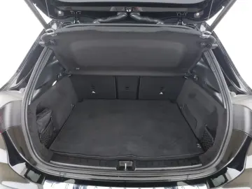 MERCEDES-BENZ EQA 250 AMG MBUX Pano Distronic 360 LED Navi