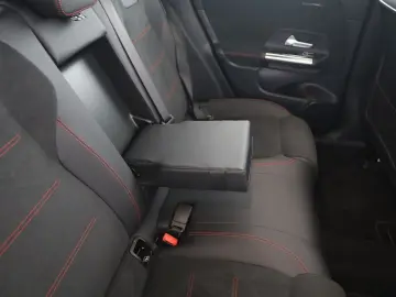 MERCEDES-BENZ EQA 250 AMG MBUX Pano Distronic 360 LED Navi