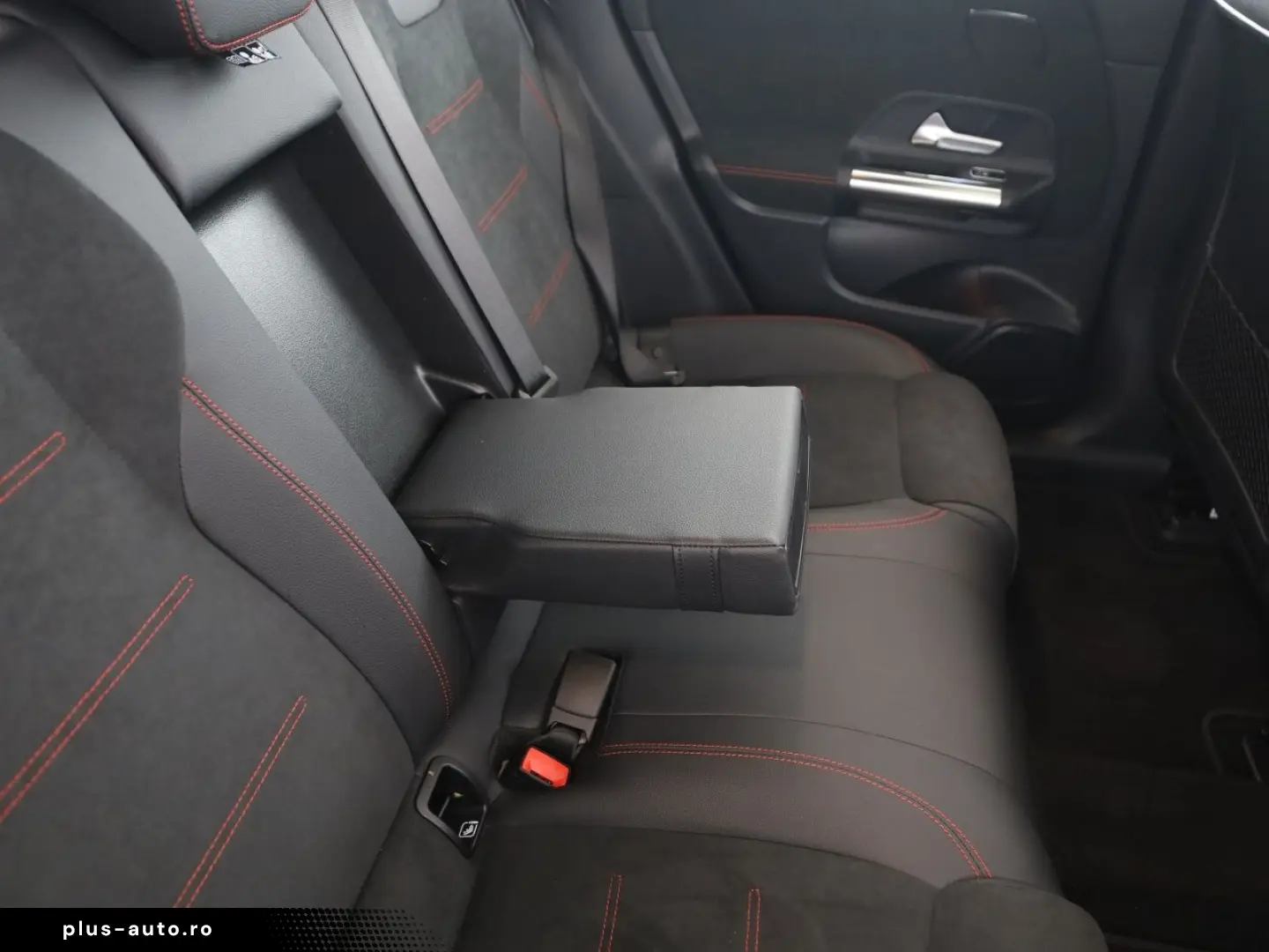 MERCEDES-BENZ EQA 250 AMG MBUX Pano Distronic 360 LED Navi