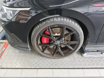 VW Golf VIII Limo GTI Clubsport Akrapovič H&K