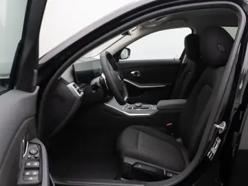 BMW 318i Kamera DAB HiFi CockPit  DrivingAssis Alarm