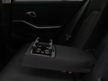 BMW 318i Kamera DAB HiFi CockPit  DrivingAssis Alarm