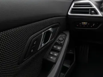 BMW 318i Kamera DAB HiFi CockPit  DrivingAssis Alarm