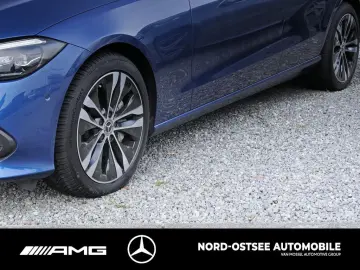 MERCEDES-BENZ C 300 e AVANTGARDE NAVI KAMERA LED