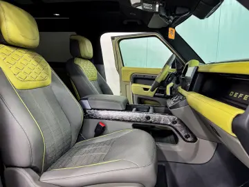 LAND ROVER Defender 90 EXCLUSIVE