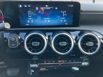 MERCEDES-BENZ A 180 PROGRESSIVE led