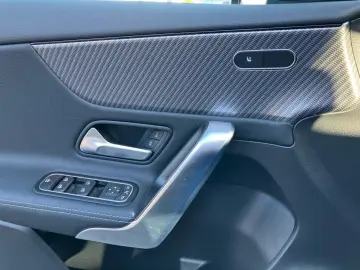 MERCEDES-BENZ A 180 PROGRESSIVE led