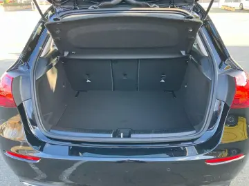 MERCEDES-BENZ A 180 PROGRESSIVE led