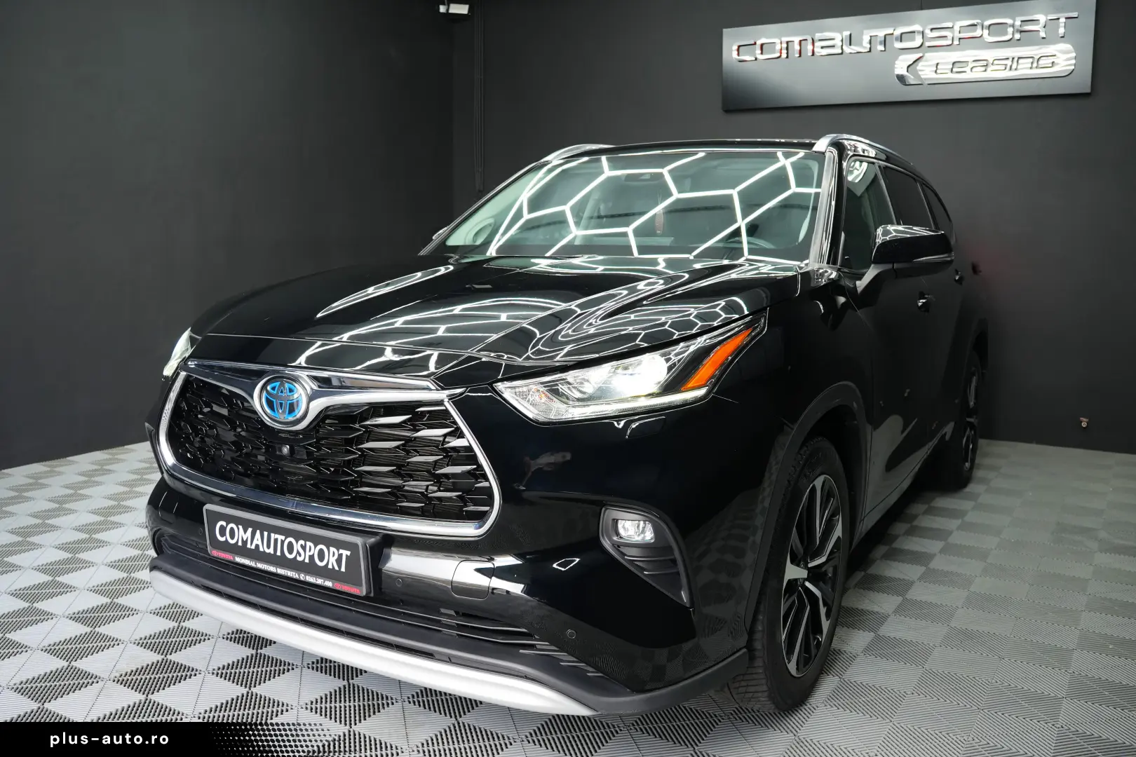TOYOTA HIGHLANDER LUXURY