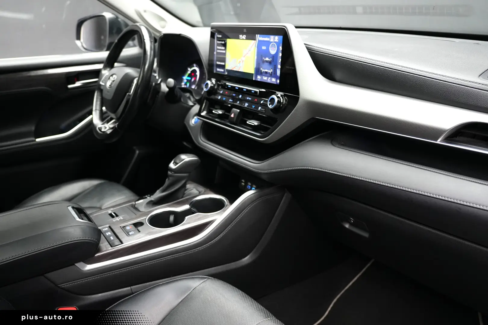 TOYOTA HIGHLANDER LUXURY
