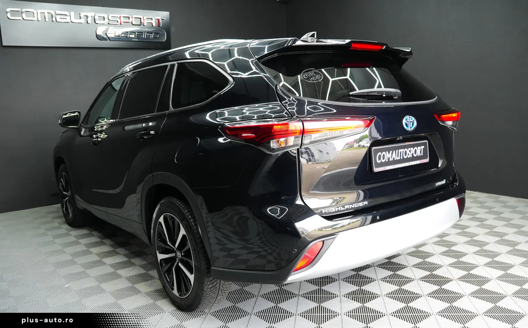 TOYOTA HIGHLANDER LUXURY
