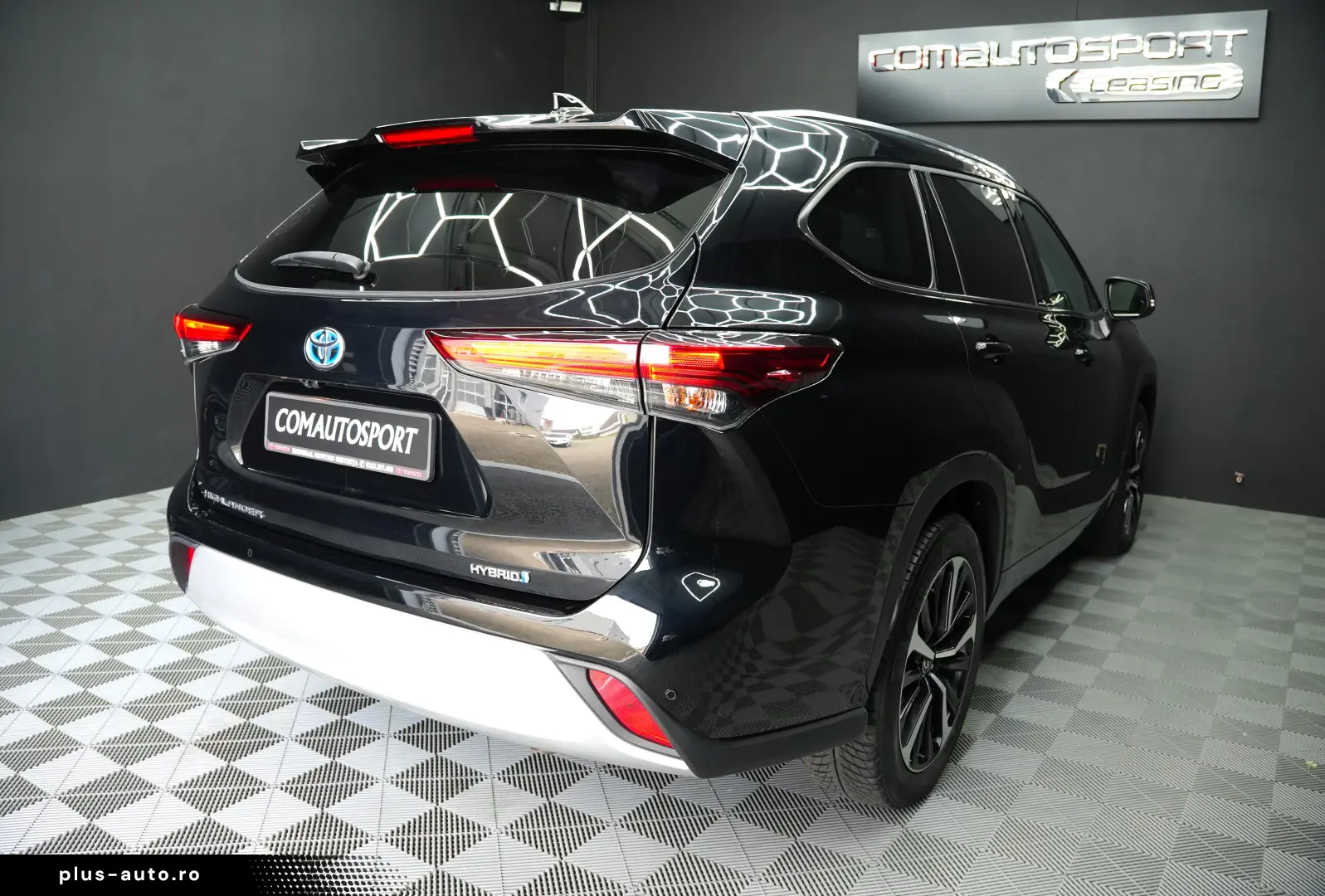 TOYOTA HIGHLANDER LUXURY