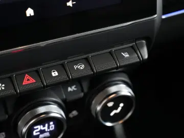 RENAULT Arkana R.S. Line Fast Track  AUT NAV LED SHZ