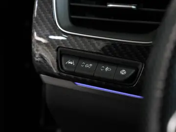 RENAULT Arkana R.S. Line Fast Track  AUT NAV LED SHZ