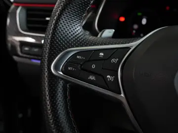 RENAULT Arkana R.S. Line Fast Track  AUT NAV LED SHZ