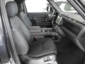 Land Rover Defender 90 D200 X-Dynamic SE Black Pack