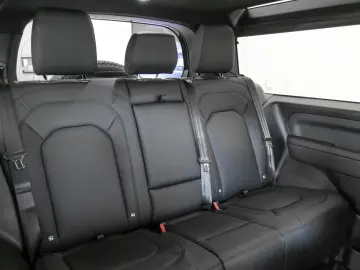 Land Rover Defender 90 D200 X-Dynamic SE Black Pack