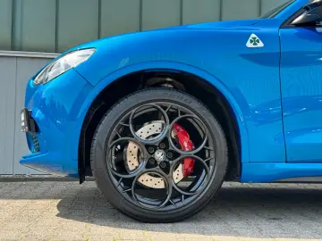 ALFA ROMEO Stelvio 2.9V6 Quadrifoglio Q4  HIFI ASSIST PANO