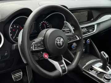 ALFA ROMEO Stelvio 2.9V6 Quadrifoglio Q4  HIFI ASSIST PANO