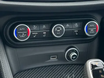 ALFA ROMEO Stelvio 2.9V6 Quadrifoglio Q4  HIFI ASSIST PANO