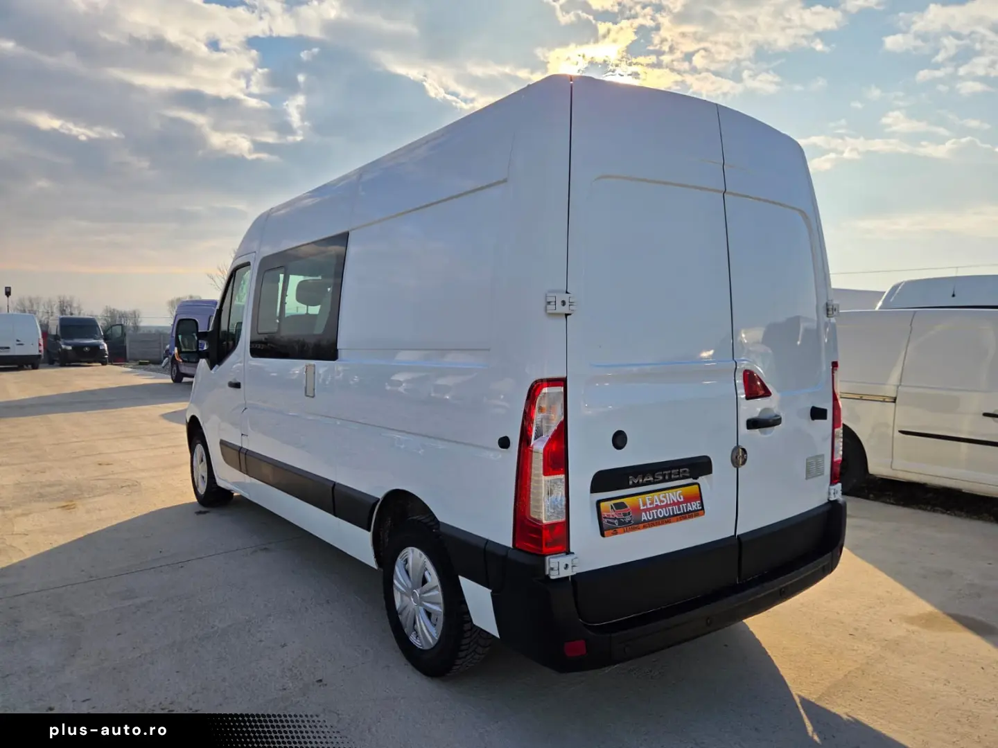 RENAULT MASTER DOKA 6 LOCURI DUBA