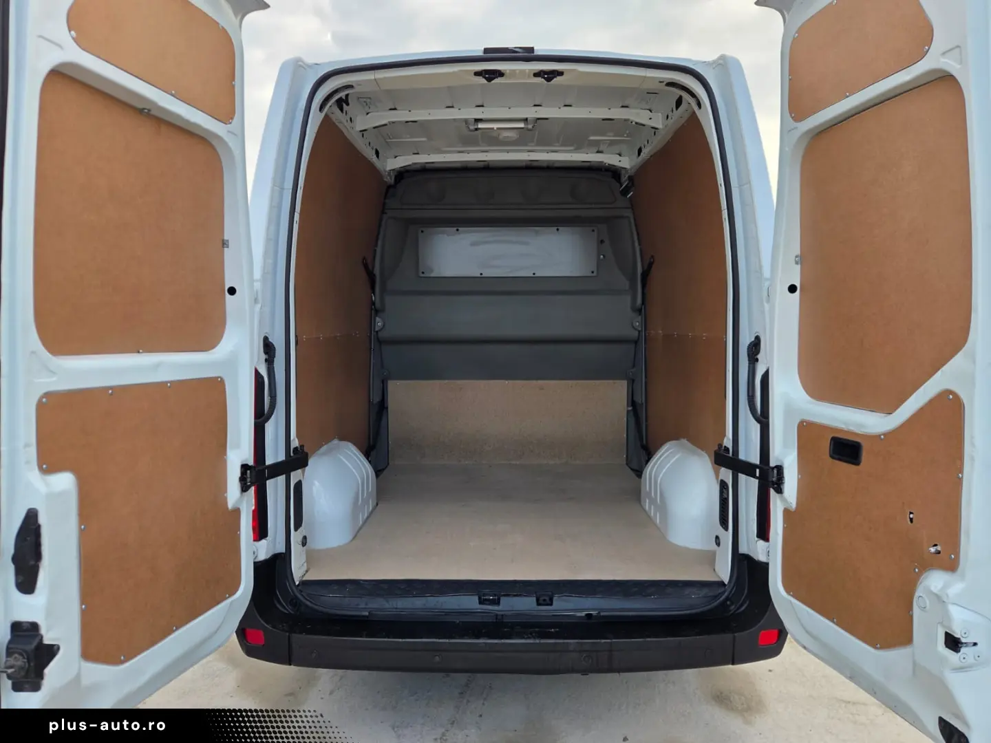 RENAULT MASTER DOKA 6 LOCURI DUBA