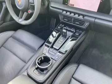 Porsche 992 GTS4 Cabriolet Lifting Sitzklima BOSE