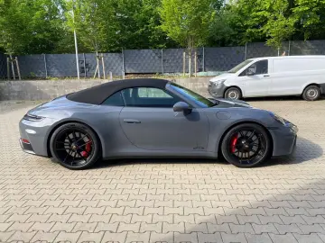 Porsche 992 GTS4 Cabriolet Lifting Sitzklima BOSE