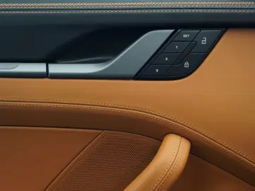 Porsche 911 Carrera 4S Cabriolet Cognac