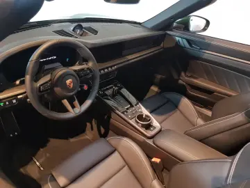Porsche 992 Carrera 4 GTS Cabriolet 2026