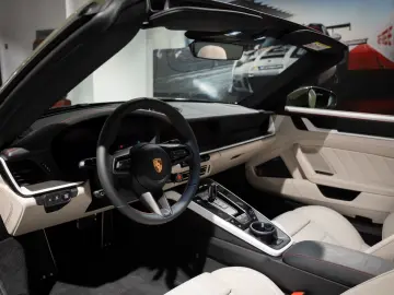 Porsche 992 911 Carrera 4 GTS Cabrio Natooliv