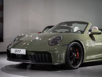 Porsche 992 911 Carrera 4 GTS Cabrio Natooliv