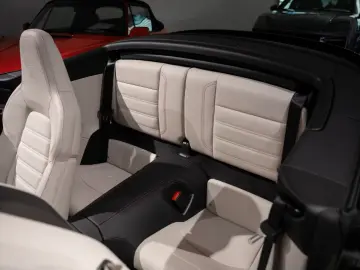 Porsche 992 911 Carrera 4 GTS Cabrio Natooliv