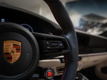 Porsche 992 911 Carrera 4 GTS Cabrio Natooliv