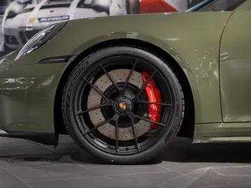 Porsche 992 911 Carrera 4 GTS Cabrio Natooliv