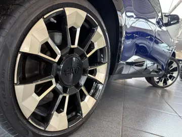 BMW XM 50e DA Prof PA  HuD H K Carbon Massage 23  LM