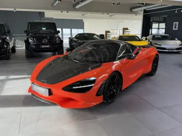 MCLAREN 750s MSO Carbon Lift B&W Perform Track Cam.