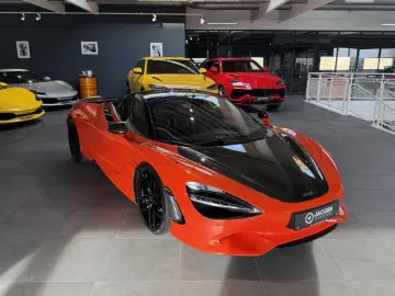 MCLAREN 750s MSO Carbon Lift B&W Perform Track Cam.