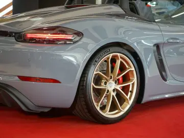 PORSCHE Boxster 718 Spyder1.HAND BOSE Carbonsitz Service