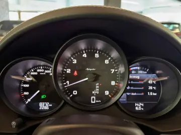 PORSCHE Boxster 718 Spyder1.HAND BOSE Carbonsitz Service