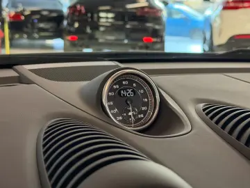 PORSCHE Boxster 718 Spyder1.HAND BOSE Carbonsitz Service