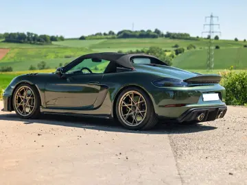 PORSCHE Boxster 718 Spider RS Weissach PTS Ceramic LIft