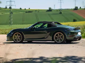 PORSCHE Boxster 718 Spider RS Weissach PTS Ceramic LIft