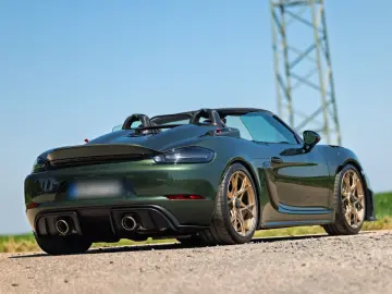 PORSCHE Boxster 718 Spider RS Weissach PTS Ceramic LIft