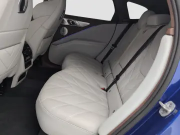BMW XM 50e Massage Bowers & Wilkins AHK Kamera