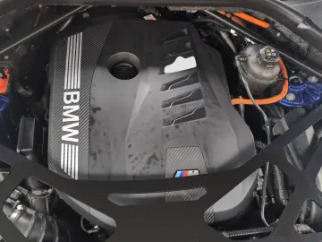 BMW XM 50e Massage Bowers & Wilkins AHK Kamera