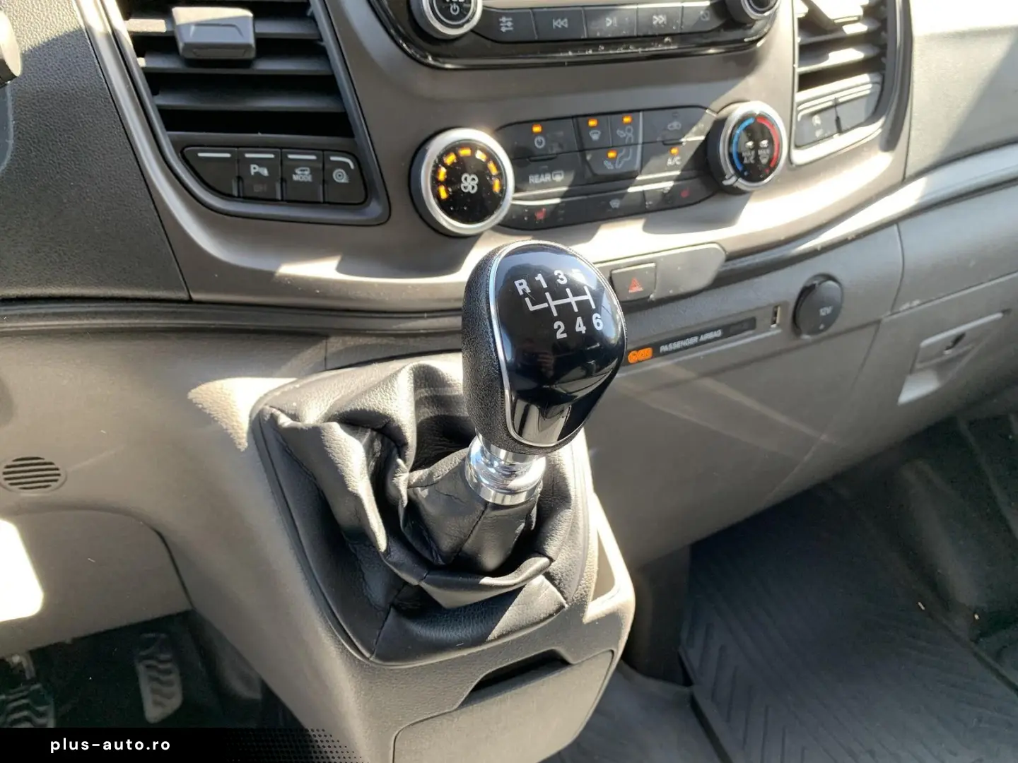FORD Transit Custom Kombi L2 9-Sitz Navi Sitzhzg