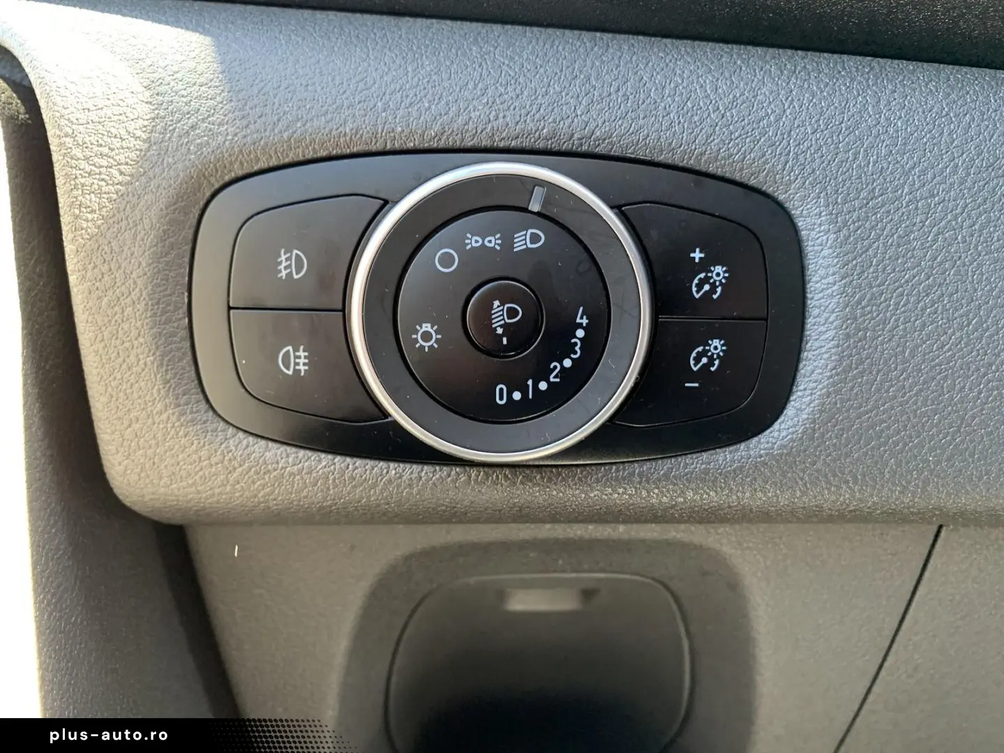 FORD Transit Custom Kombi L2 9-Sitz Navi Sitzhzg