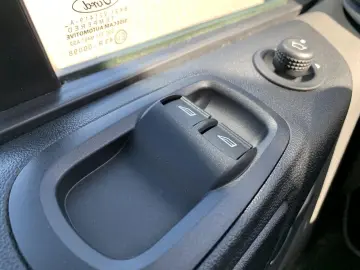 FORD Transit Custom Kombi L2 9-Sitz Navi Sitzhzg